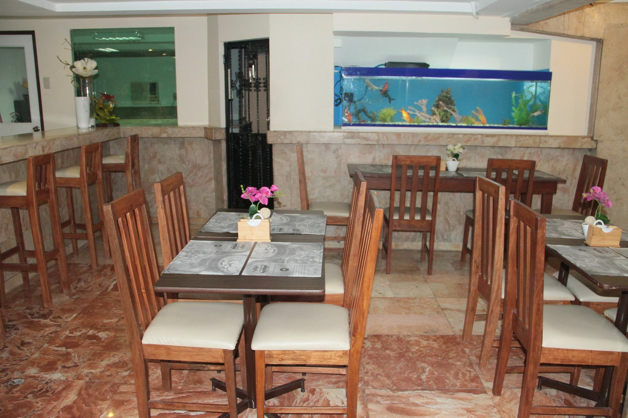 Crosswinds Ocean Hotel Paranaque City Екстер'єр фото